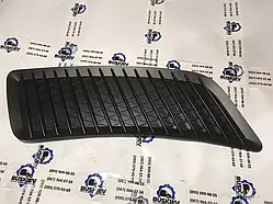 Решітка капота права Mercedes Sprinter з 2006 - рік A9068360718
