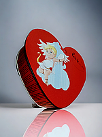 Праздничная подарочная коробка-бокс в форме сердца с рисунком красного цвета