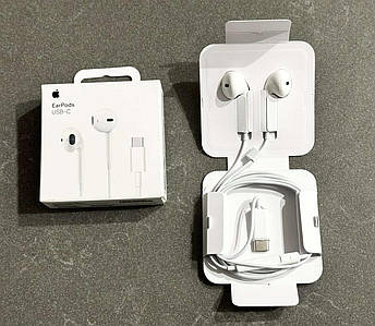 Наушники EarPods USB-C connector на iPhone 15