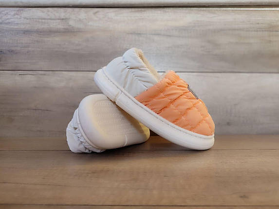 Дутики угги ОРАНЖЕВЫЕ короткие стеганные теплые ORANGE с логотипом UGG впереди, фото 1
