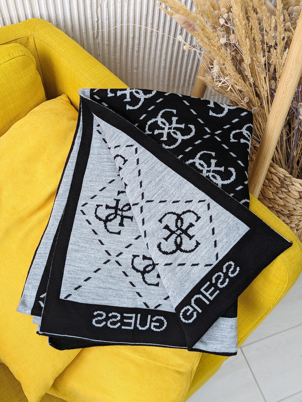 ПАЛАНТИН ШАРФ, ХУСТКА Guess ЖЕНСЬКИЙ ШАРФ Гес чорно-сірий, фото 1