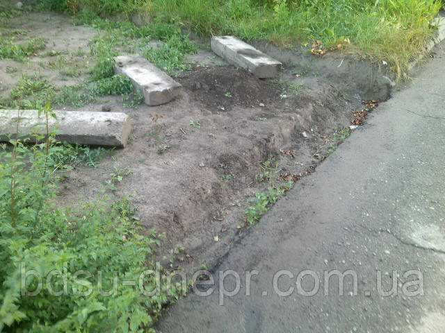 Бетонні бордюри в Дніпрі