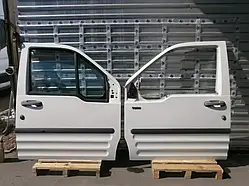 Двері передні Ford Transit Connect з 2006 року
