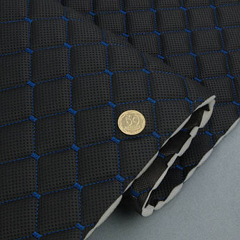 Прошитий шкірзам псевдо-перфорований "Ромб чорний" прошитий синьою ниткою, на поролоні 7мм, шір.1,35м Туреччина