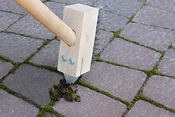 Щітка для чищення брусчатки, тротуарної плитки