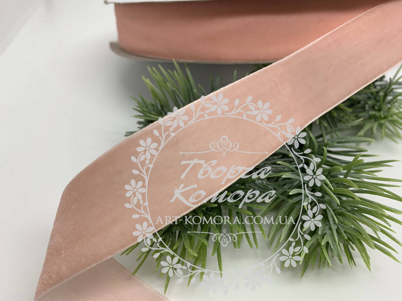 

Лента велюровая (бархатная) персиковая, 2,5 см