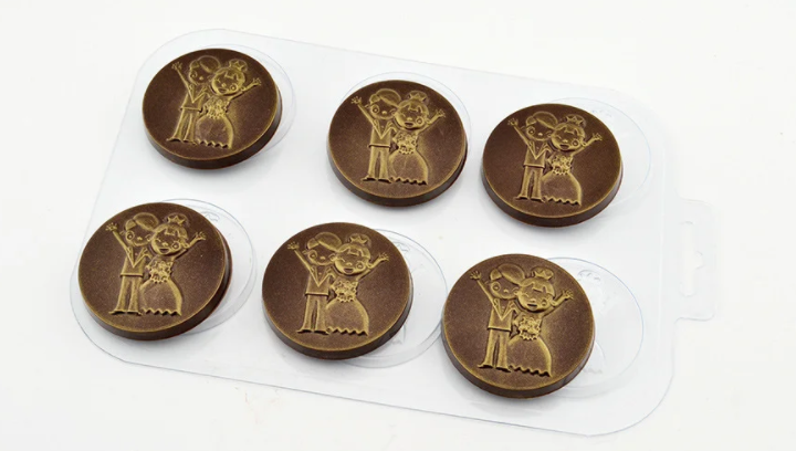 

Форма пластикова для шоколаду Молодята