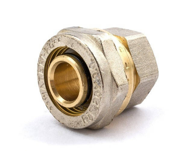 

Муфта металлопластиковая 16 - 1/2"в