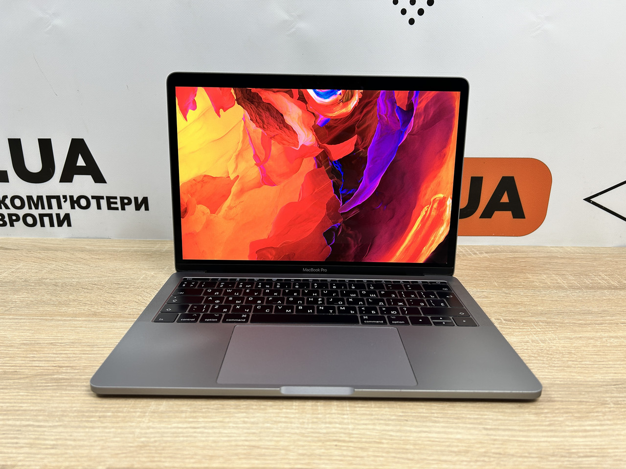 Ноутбук Apple MacBook Pro 13 2017, 13.3", Intel Core i5 3.6GHz, RAM 8ГБ, NVME 256ГБ, гарантія 12 міс