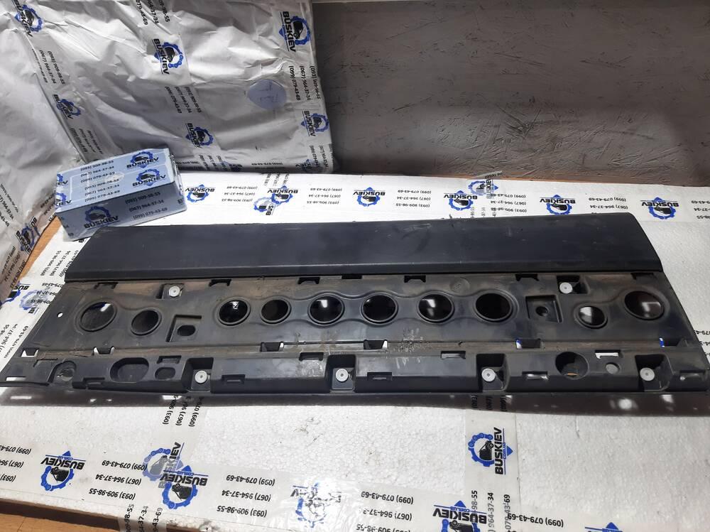 LR125983 Land Rover зовнішній молдинг двері