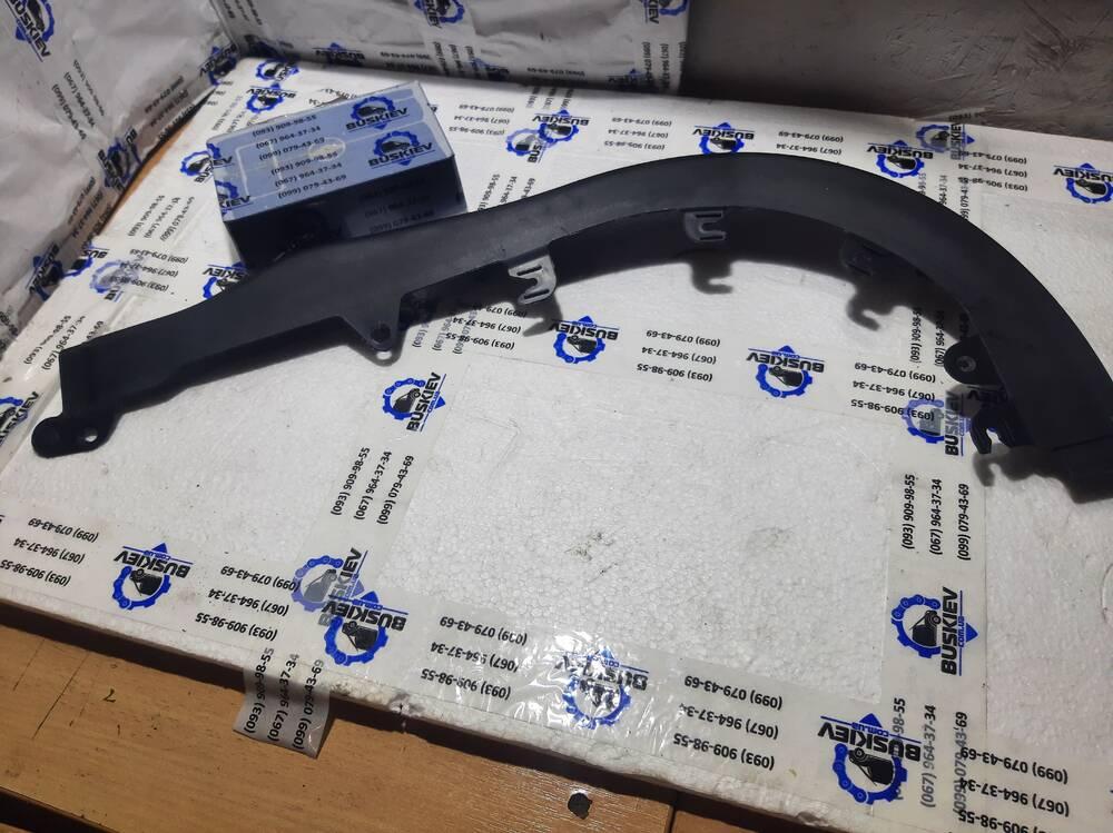 LR065702 Land Rover молдинг двері задньої лівої