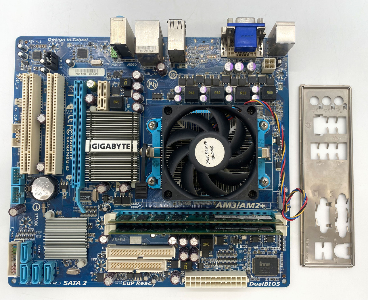 Комплект:материнская плата Gigabyte GA-MA74GM-S2 +процессор AMD Athlon II X4 635 2,9GHz SAM3+ оперативная памя - фото 1 - id-p2072828730