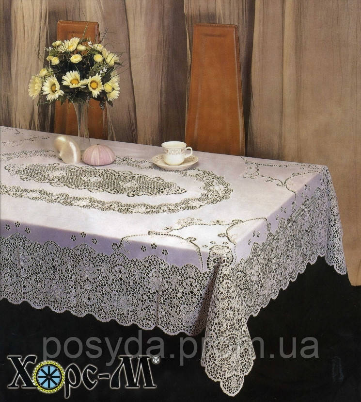 Скатертина ажурна 135х180 см