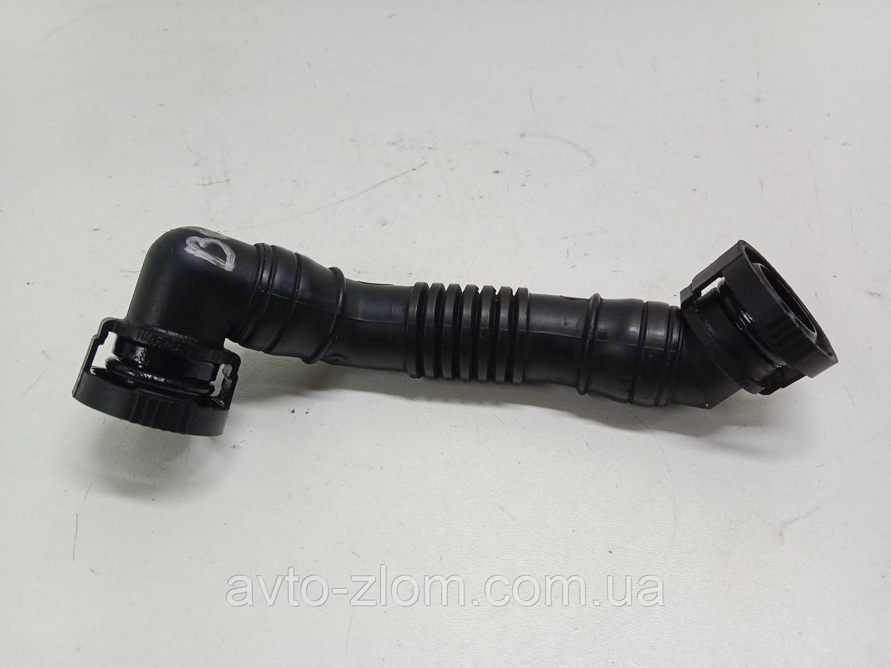 Патрубок картерних газів Volkswagen Passat B6, Touran, Skoda Octavia A5 2.0TDI. 03G103493D.