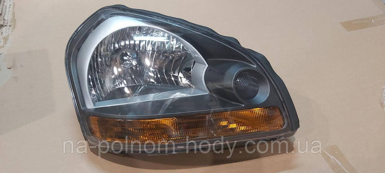 Фара права Hyundai TUCSON 03-