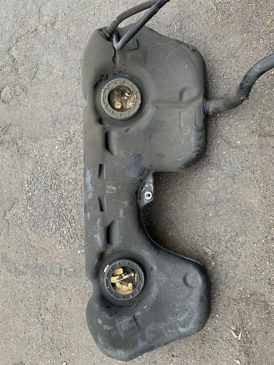 Б/В паливний бак BMW 3 E90 дизель та бензин 16117283802, фото 1