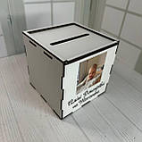 Іменна скарбничка копілка з кольоровим принтом фото Куб 12,5 см, фото 3