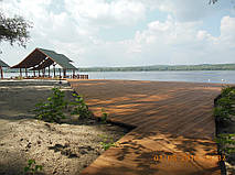 Конечный вариант смонтированного причала,пирса,террасы, который может окозаться и у вас на территории вашего дома.