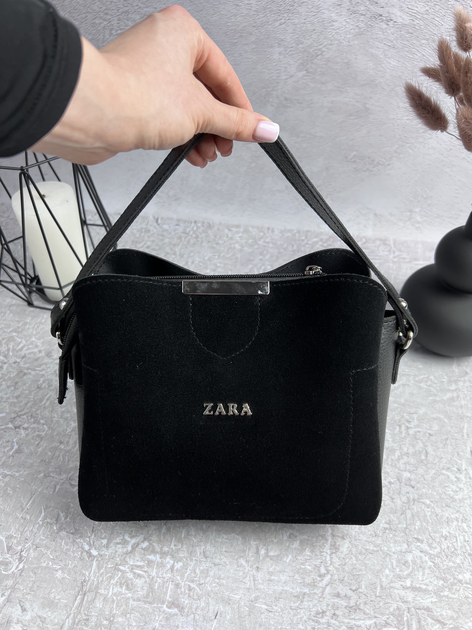 Кожаная женская сумка Zara черная женская замшевая сумочка на плечо в подарочной упаковке - фото 5 - id-p2073030279