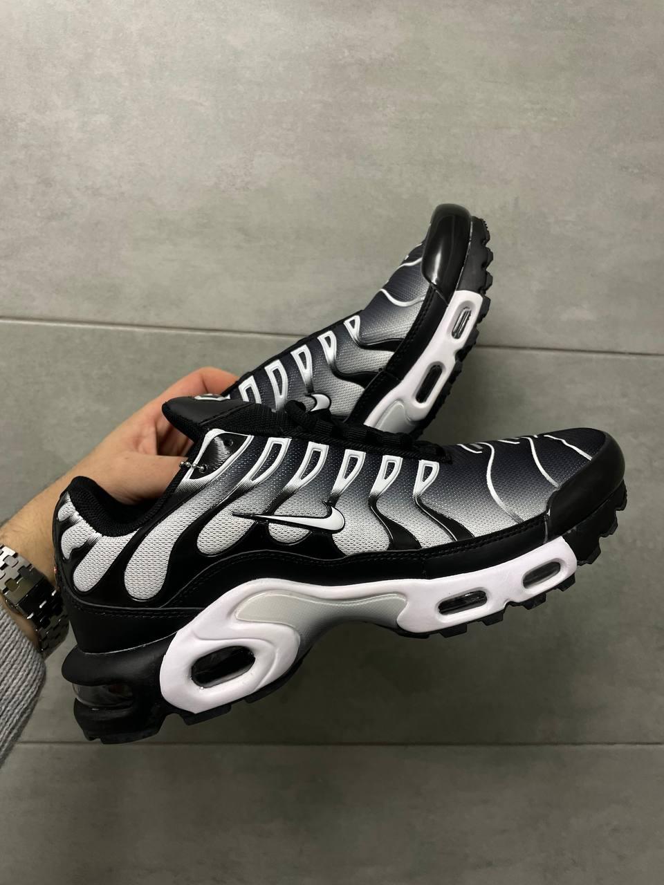 Чоловічі повсякденні кросівки Nike tn чорн біл з біл, чоловічі кеди Найк чорні з білим, Чоловіче взуття