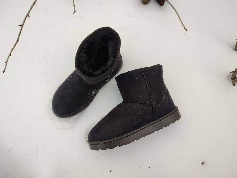 Угги классически короткие ЧЕРНЫЕ с лейбл UGG на пяточке эко ЗАМША женские мужские унисекс зима 2024, фото 2