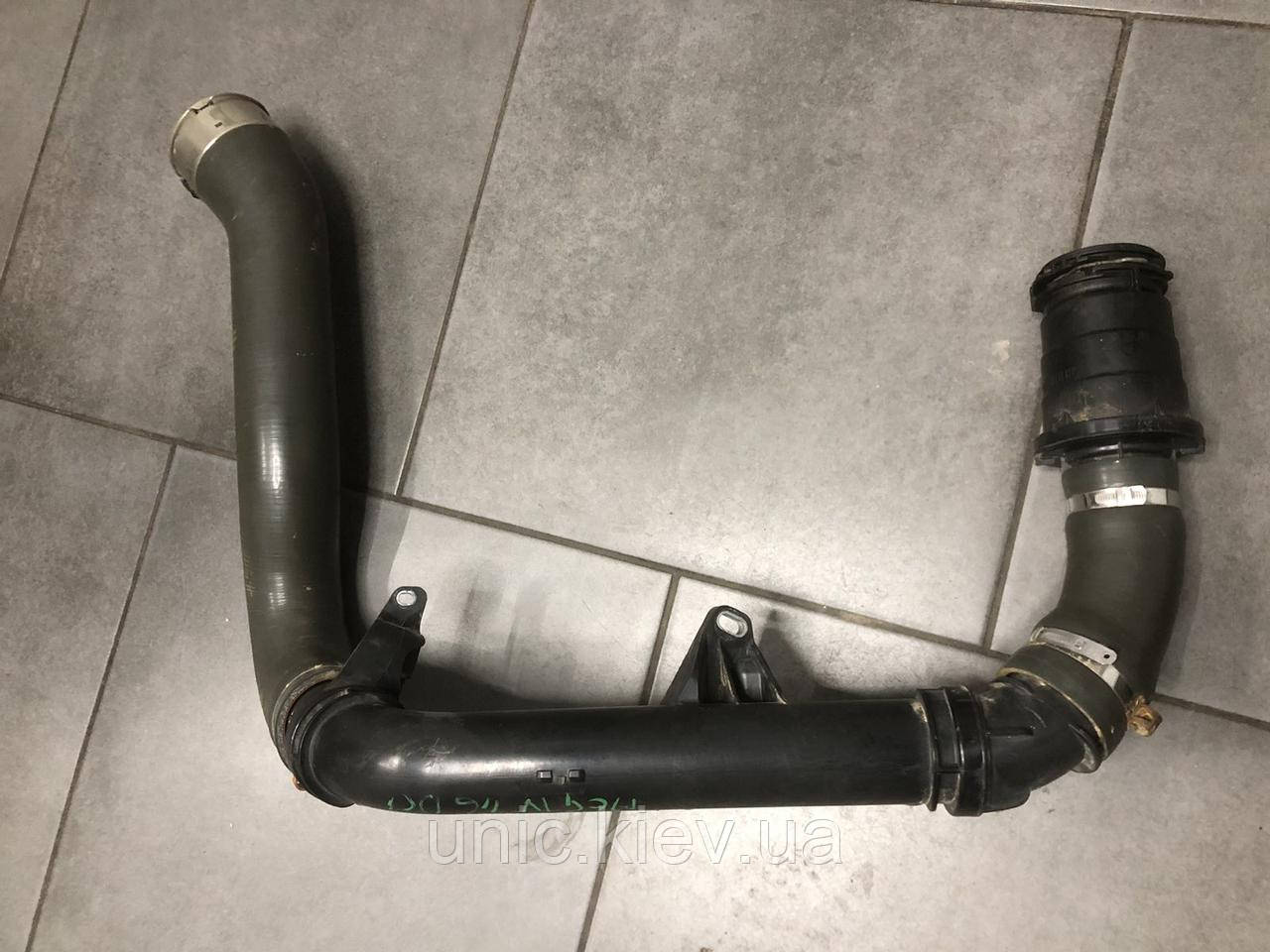 Патрубок інтеркулера Рено Меган 4 / Сценік 4 / Талісман 1.6 б/в