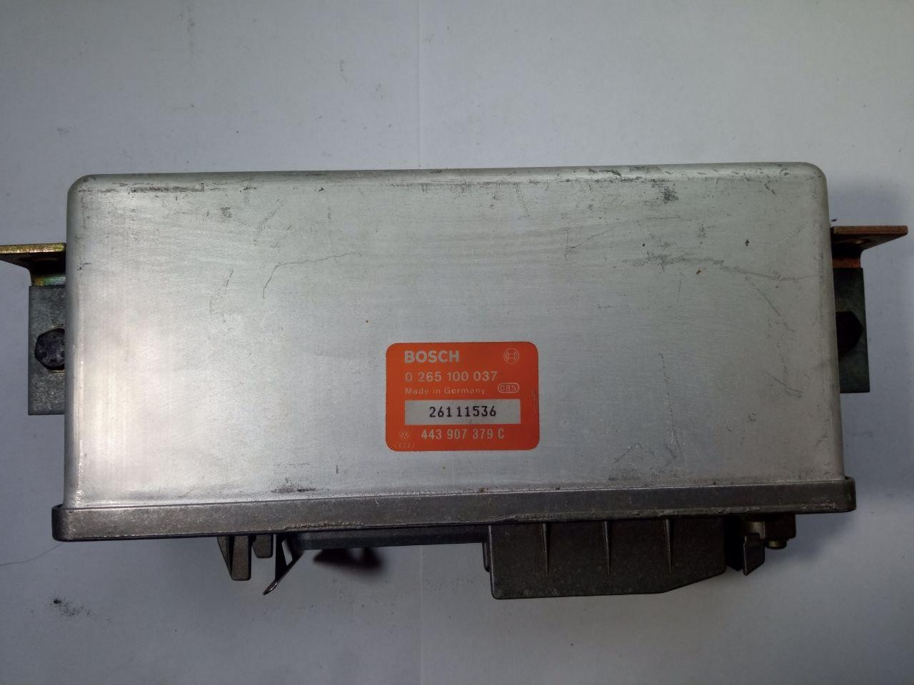 Електронний блок керування Volkswagen/Audi A100 0265100037 Bosch 0 265 100 037 / 443907379C