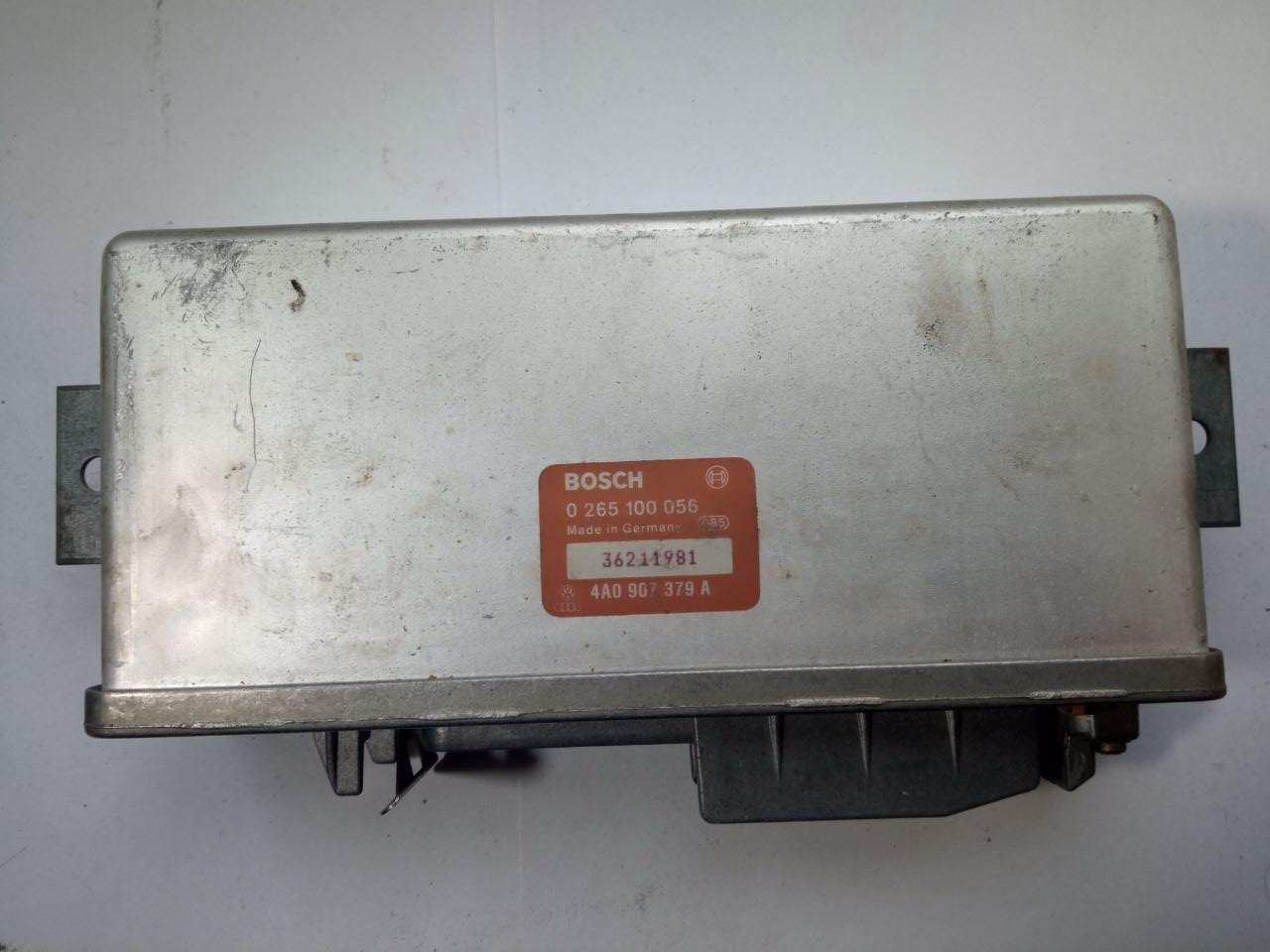 Електронний блок керування Volkswagen/Audi A80 0265100056 Bosch 0 265 100 056 / 4A0907379A
