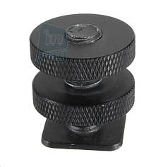 Кріпильний гвинт 3/8" на платформі для установки різного обладнання, що володіє внутрішньою різьбою