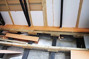 Утепление такого балкона было просто необходимым этапом. Новый каркас, который обшит сайдингом не сможет обеспечить балкон необходимой теплоизоляцией. 