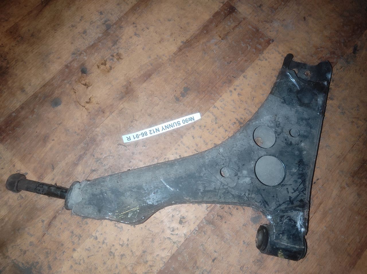 №90 Важіль правий для Nissan Sunny N12 86-91, фото 1