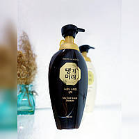 Укрепляющий шампунь для жирной кожи головы Daeng Gi Meo Ri New Gold Special Shampoo