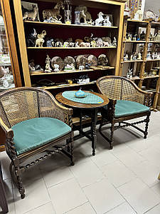 Комплект 2 крісла та столик із натурального дуба та натурального ротангу, Італія