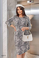 Трикотажна жіноча сукня міді з абстрактним принтом та 3/4 рукавами з 52 по 58 розмір