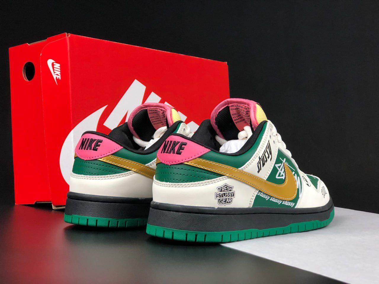 Кроссовки мужские Nike SB Dunk Low x Stussy зеленые, бежевые, кожа ...