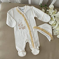 Чоловічок "Равлик"Дівчинка з.р.з чепчиком з вишивкою Молочний/золото Інтерлок арт.27077646  Зріст 56-38(р)