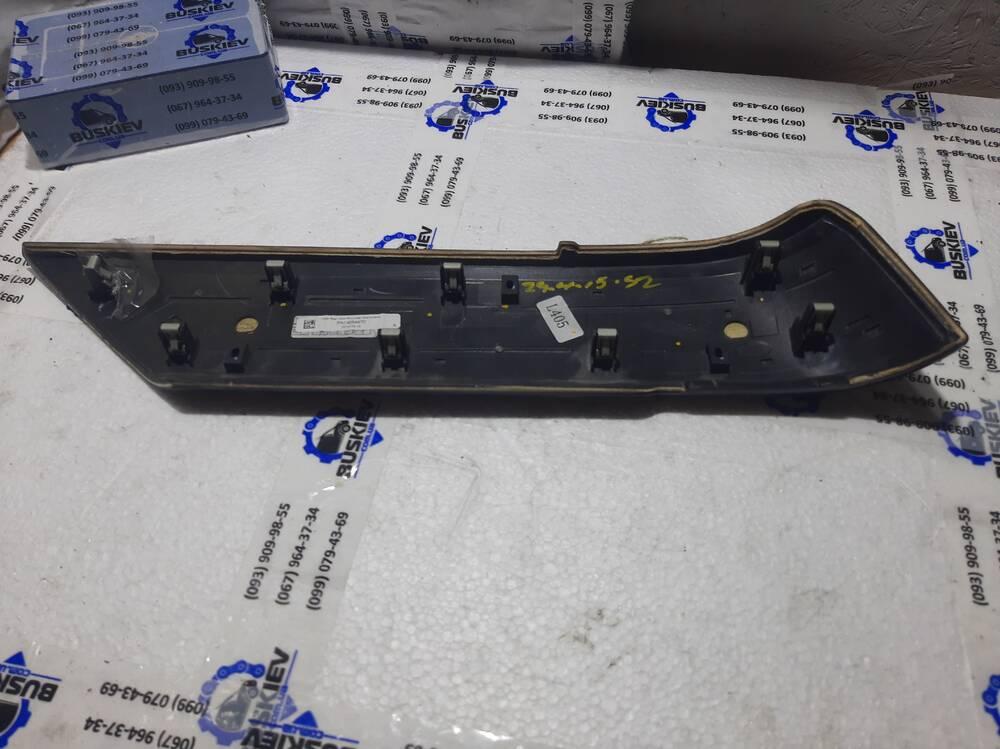 CK52237B46AA накладка декоративна накладка дверей зад