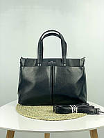 Женская сумка деловая на плечо из эко кожи итальянского бренда Gilda Tohetti.