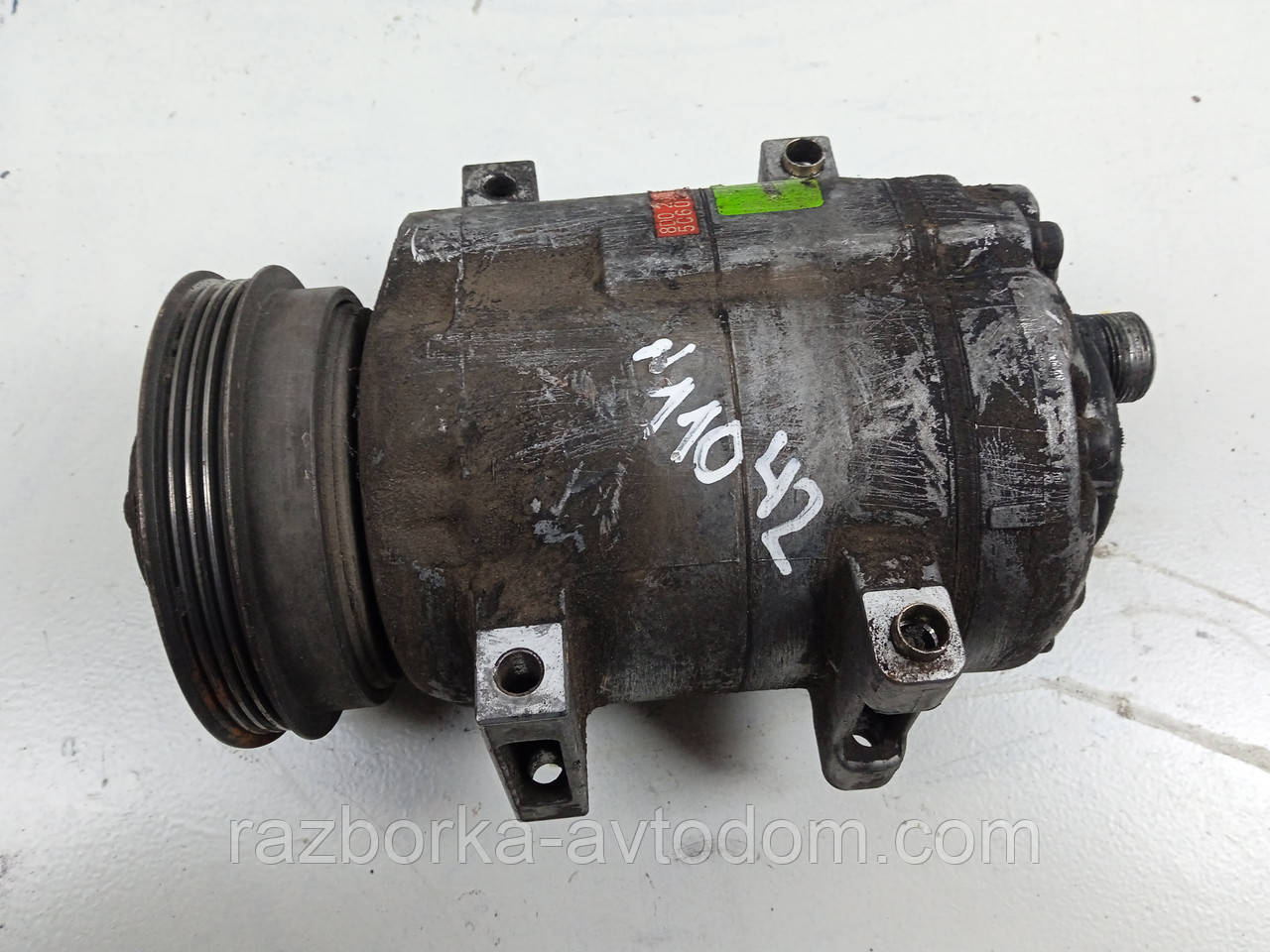 Компресор кондиціонера VW Passat B5 (1997-2000) OE: 8D0260805 ДЕФЕКТ шківа!!