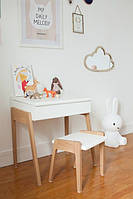 Детский писменный столик со стулом