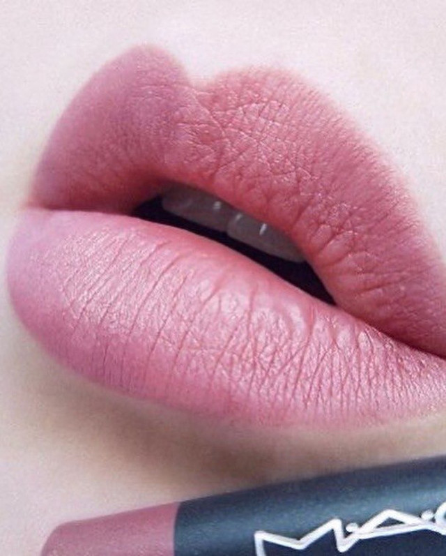 M.A.C Lip Pencil Dervish