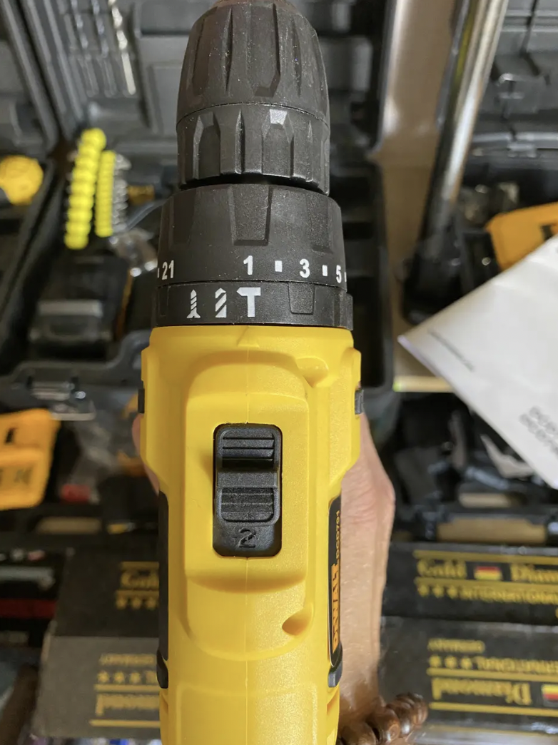 Надежная аккумуляторная дрель-шуруповерт Dewalt 24v DCD 791, Шуруповерт с набором инструментов, Дрель для дома - фото 10 - id-p2075705604