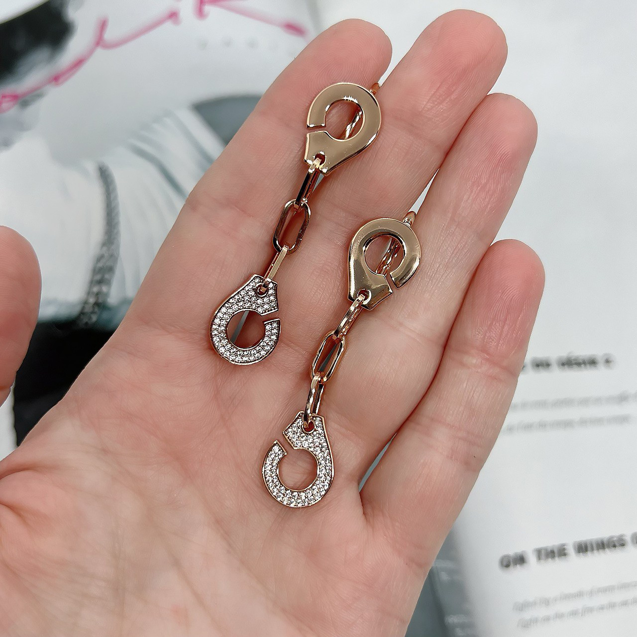 Сережки Наручники 18К покриття ювелірний сплав англійський замок, фото 1