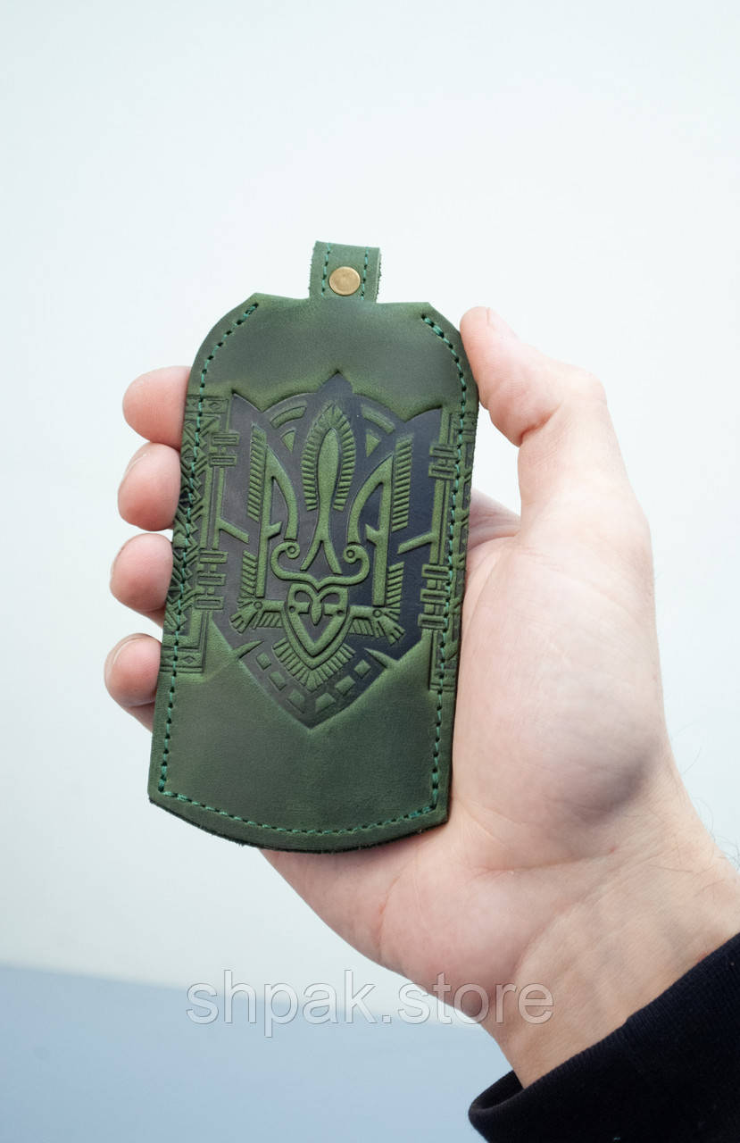 Чохол для ключів шкіряний зелений з орнаментом Тризуб Герб України | Ключниця шкіряна
