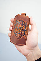 Чехол для ключей кожаный светло-коричневый с орнаментом Тризуб Герб Украины | Ключница кожаная
