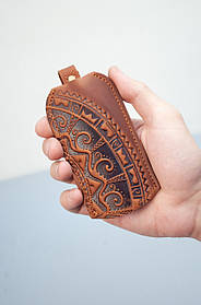 Чохол для ключів шкіряний світло-коричневий з орнаментом Чумацький Шлях | Ключниця шкіряна