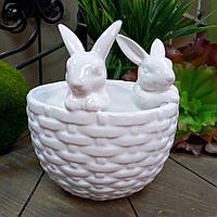 Кролики в корзинке 15см пасхальное кашпо из белой керамики