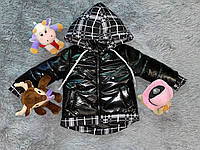 Демикуртка детская для мальчика из черной лаковой ткани с отделкой из клетчатого трикотажа р. 86-134