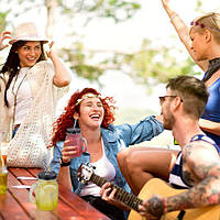 Кольорові стакани з кришками набір з 12 штук