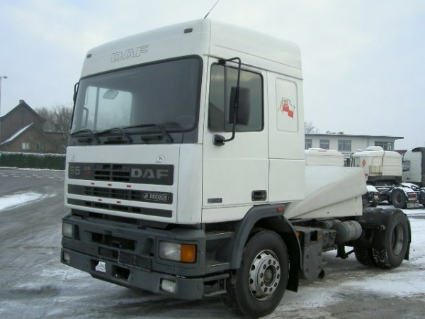 Скло лобове DAF 95